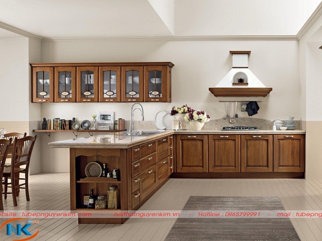 Thiết kế tủ bếp cho phòng bếp rộng với phong cách cổ điển