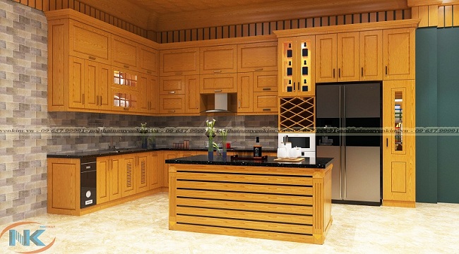 Thiết kế tủ bếp gỗ sồi nga có bàn đảo thông minh, tiện nghi và thêm khoang chứa tủ lạnh, tủ rượu