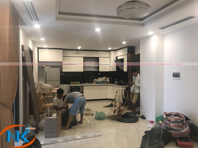 Hình ảnh thực tế thi công tủ bếp của nội thất Nguyễn Kim