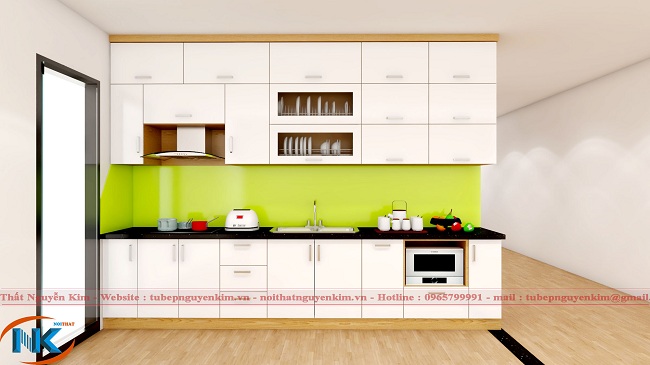 Thiết kế tủ bếp acrylic chữ I kịch trần màu trắng cho cả bộ tủ bếp với điểm ấn tượng nằm ngay tại kính ốp bếp màu vàng chanh nổi bật, hiện đại