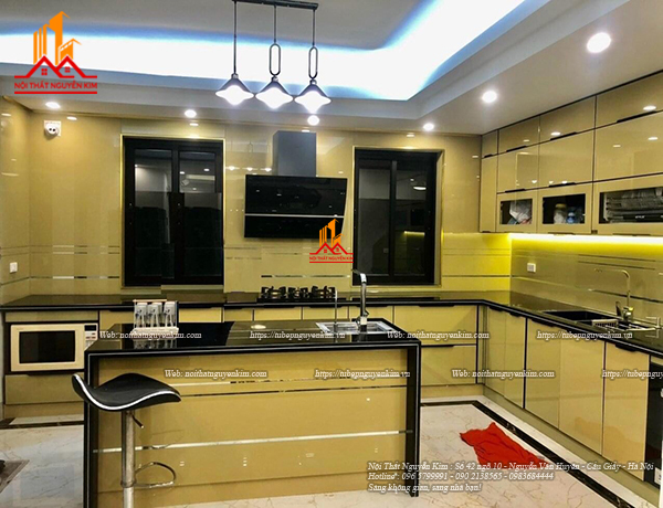 Tủ bếp inox cánh kính có bàn đảo nhà chị Hòa, Trường Sơn, Thủy Nguyên, Hải Phòng
